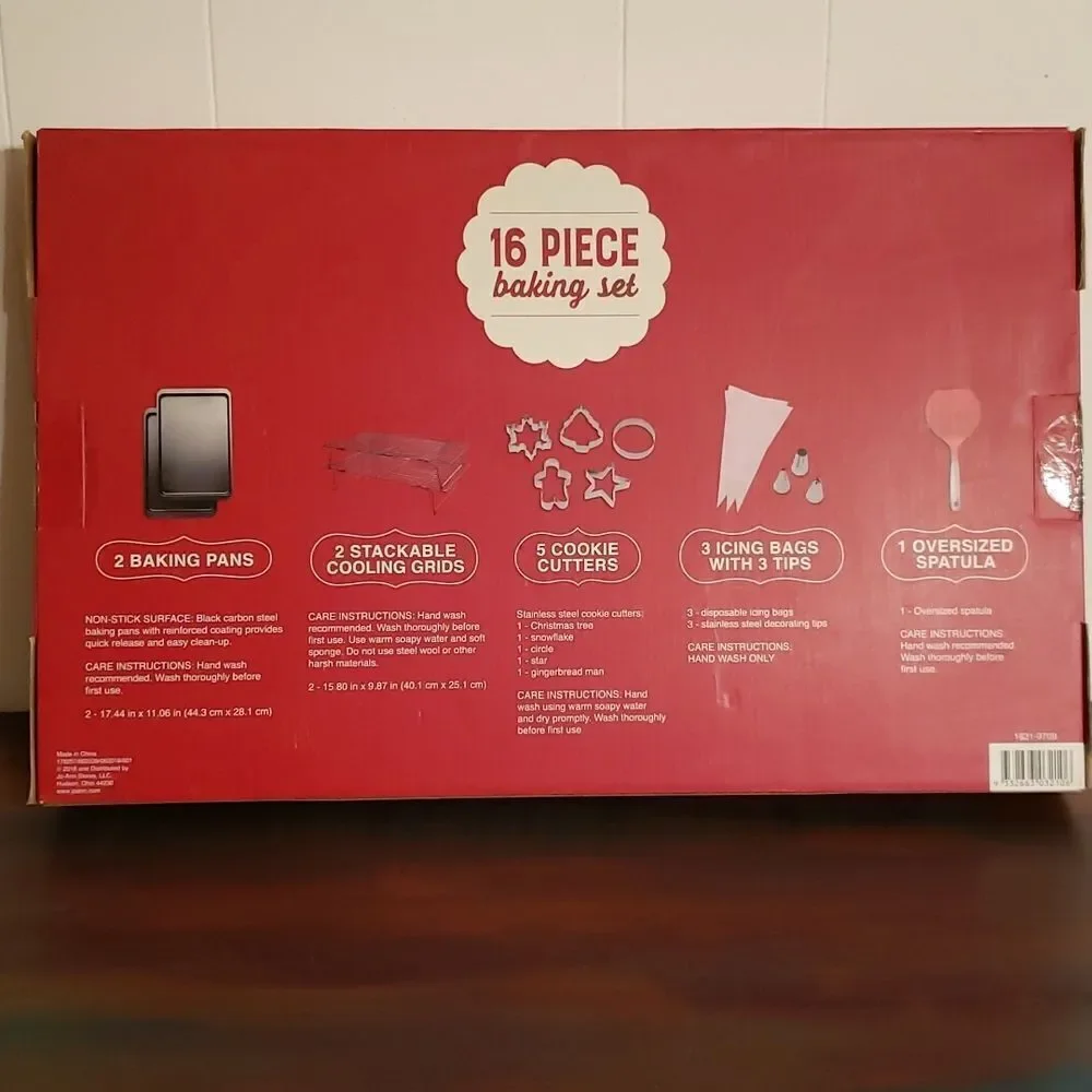 New in Box 16 Piece Baking Set